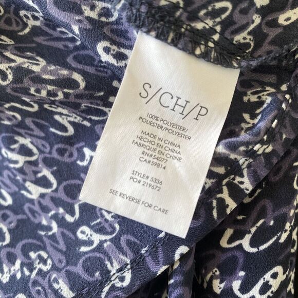 CABI Women's Te Amo Love Script Spell Out Blouse Navy Top size Small - Picture 8 of 8